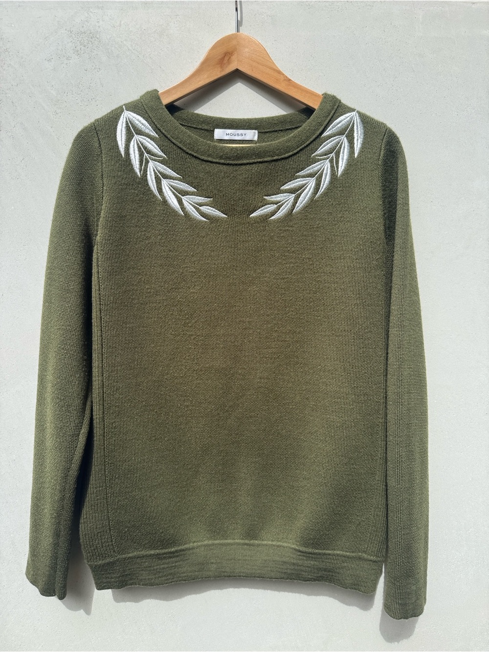 MOUSSY Olive Green Wool Knit Sweater White Leaf Embroidery Free Size